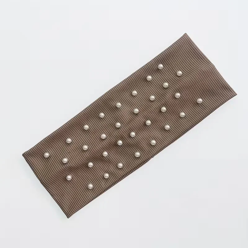 Perlenähnliche Haaraccessoires und Haarbänder in eleganten, einfarbigen Designs mit perlenähnlichen Verzierungen. – Detail 4