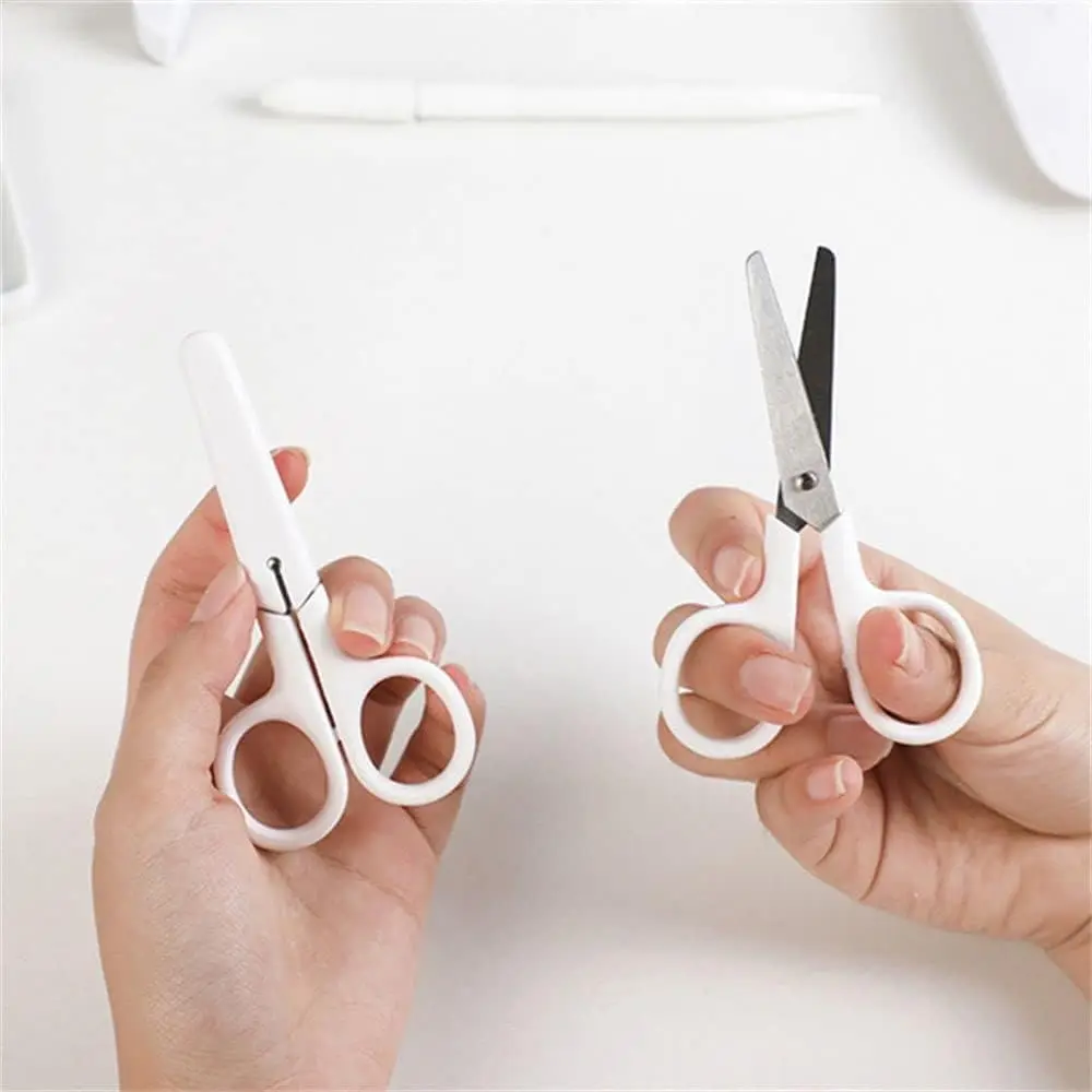 مقص صغير لطيف مقص أبيض كريمي صغير مع غطاء لقطع DIY لوازم الطلاب اليدوية لسلامة الأطفال في المكتب #3