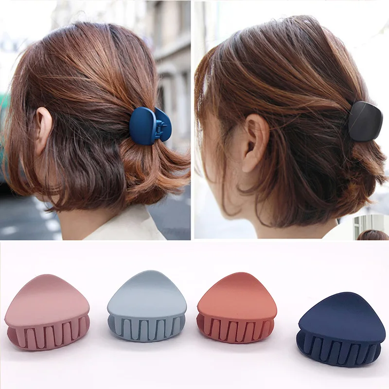 New Solid Color Triangle Hairclip Mini Hair Claw Women Girls Simple Sweet Hairpin Barrette Retro Fashion Ladies Hair Accessories