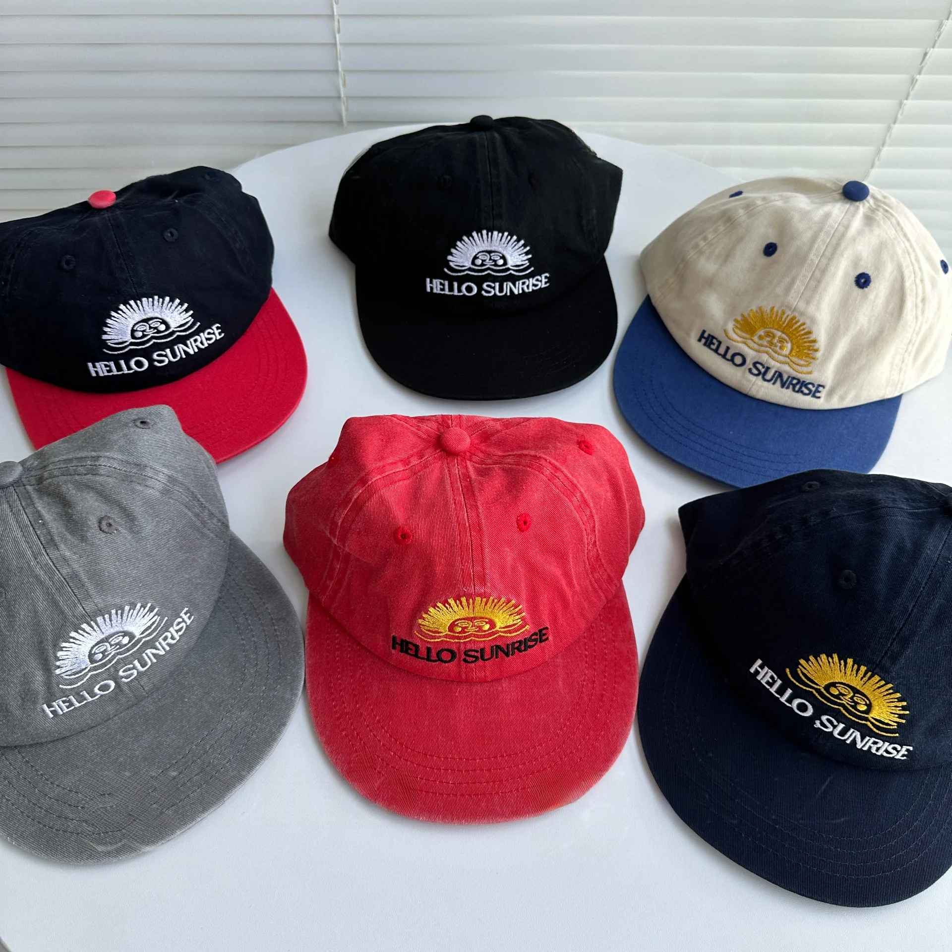 

Ins Sle шляпа с плоскими полями для мужчин и женщин в стиле ретро, солнцезащитная кепка с вышивкой, хлопковая бейсболка, круглая верхняя одежда для молодежи