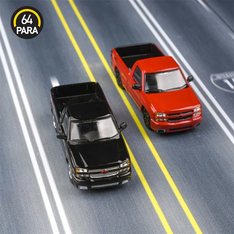 

Para64 1:64 2006 Cateye Silverado Single Cab Victory Red / Onyx Black Alloy Vehicle Car Model