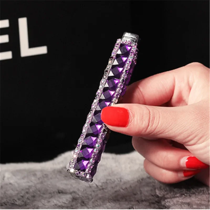 New Gorgeous Diamond Rhinestone Ladies Lighter Unusual Portable Butane Gas Open Flame Lighter Cute Smoking Gadgets Women\'s Gifts