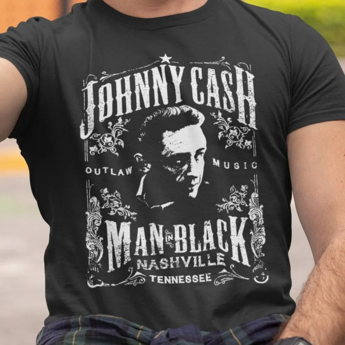 Johnny Cash vintage Man in black Outlaw music Gift for men for women unisex shirt T shirt Women Tee Crewneck Sweatshirt Hoodie