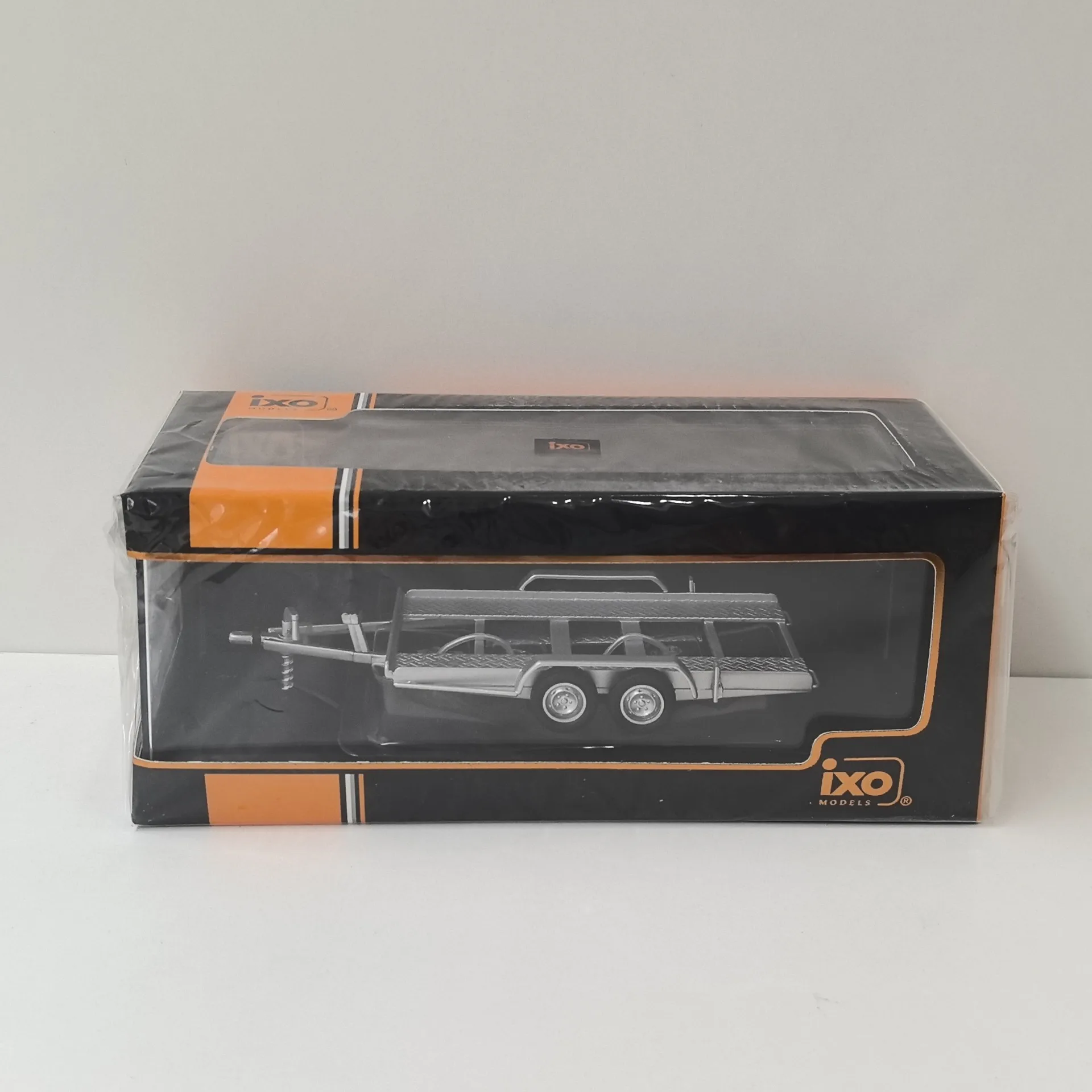 Diecast IXO 1/43 Scale SINGLE CAR TRAILER Alloy Car Model Collectible Toy Gift Souvenir Display Ornament