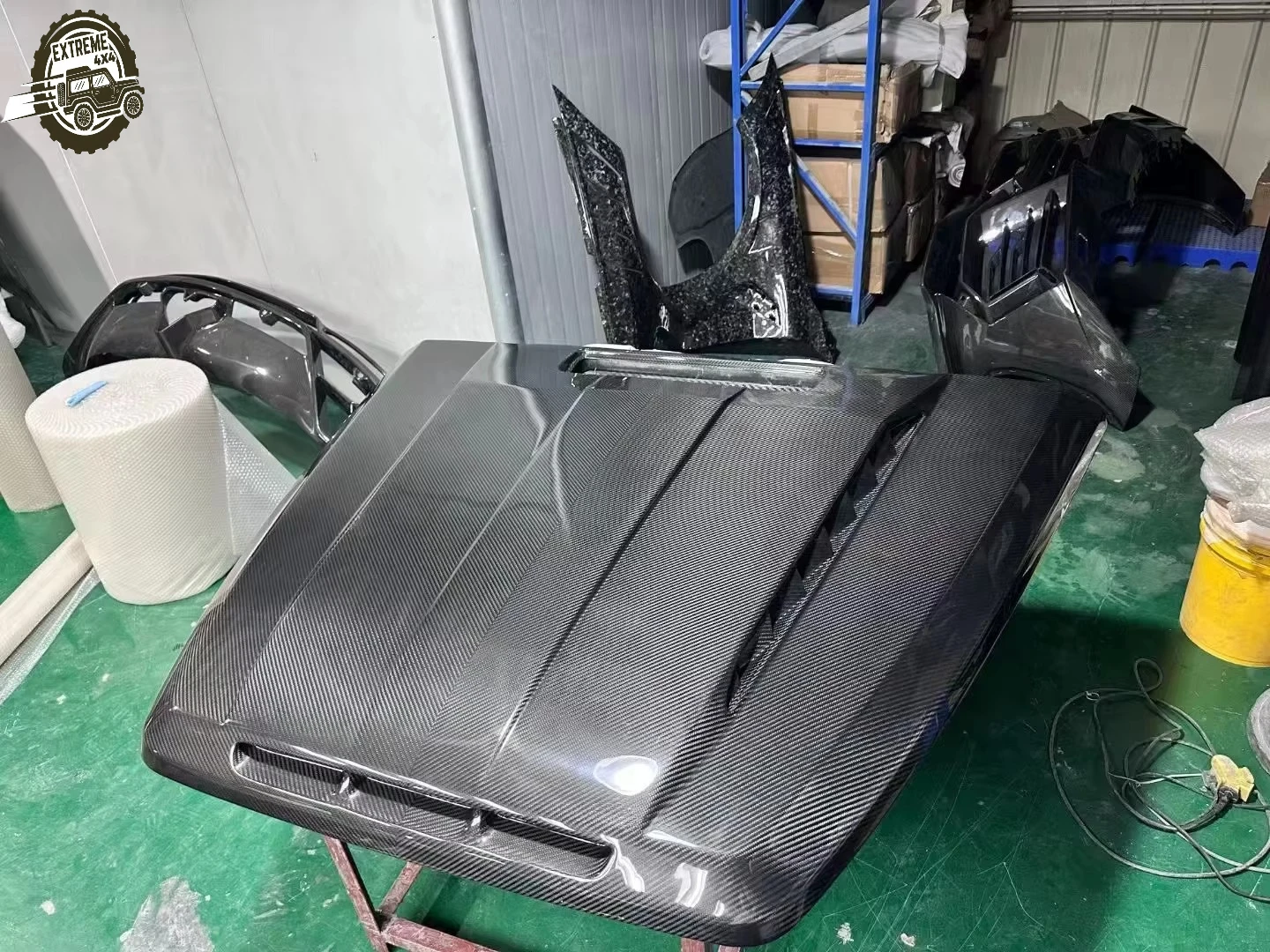 

Customizable Shape Street Style Carbon Engine Hood - Precision Molded Bold Look for Car Modification Urban Vehicle Upgrade