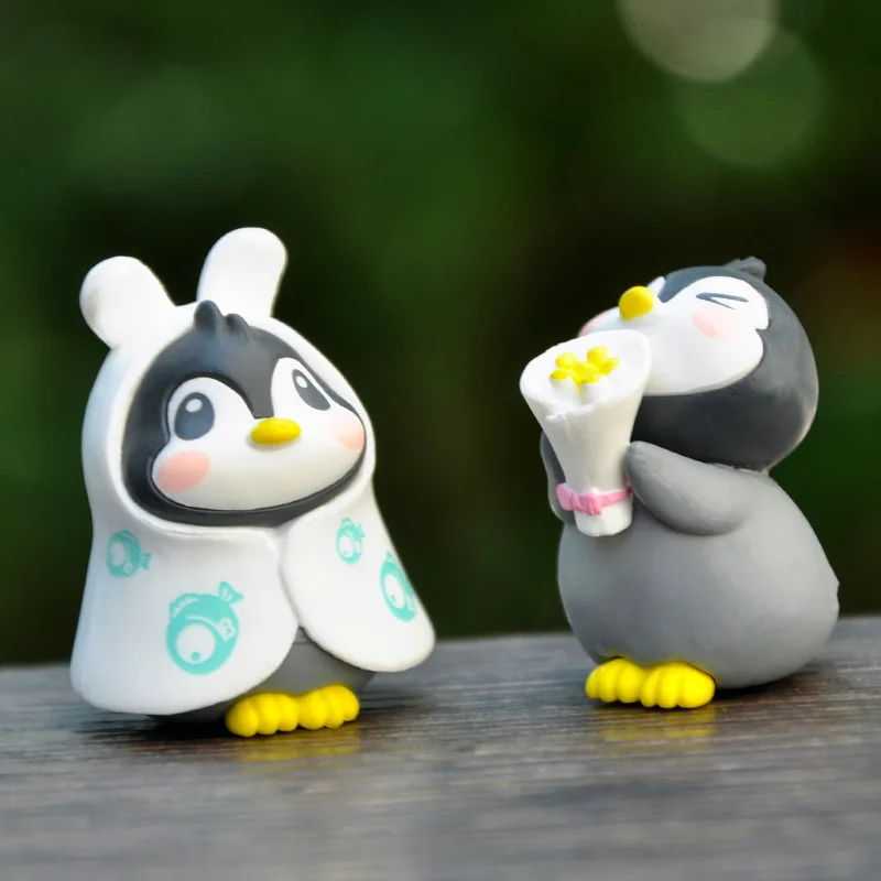 2Pcs New Cartoon Small Raincoat Penguin Baby Doll Toy Model Cute Animal Penguin Micro Landscape Desktop Decoration Ornaments