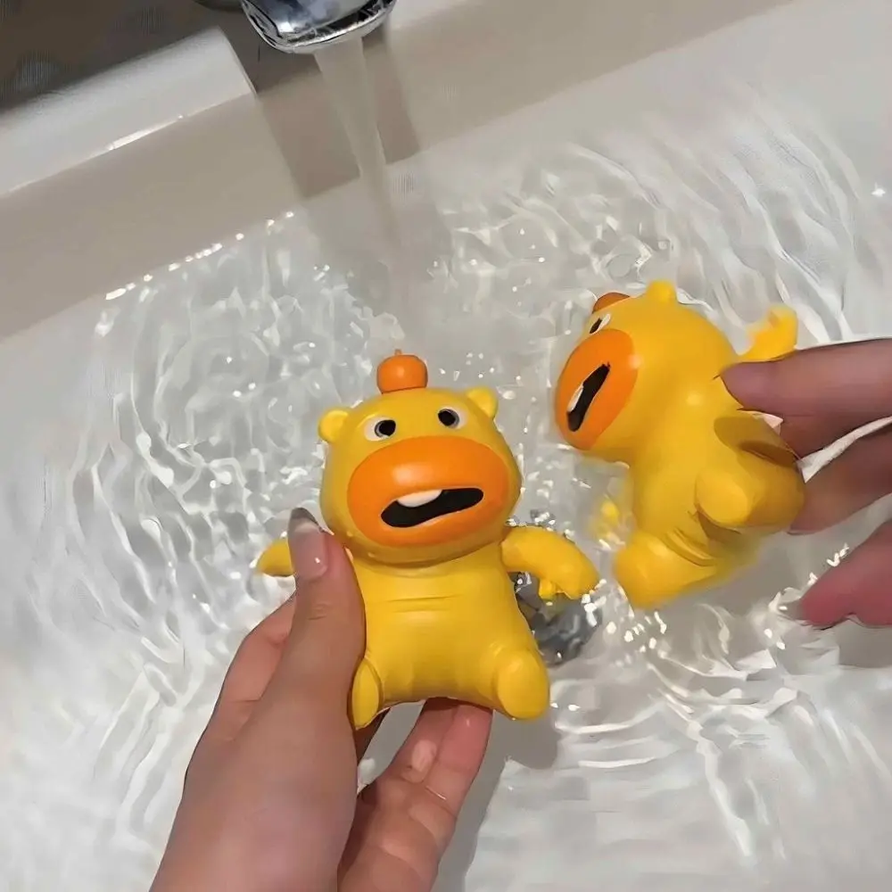 Nuovo cartone animato Capybara Lulu Wind-up Regalo antistress Capybara Bambole Bagno da bagno in plastica