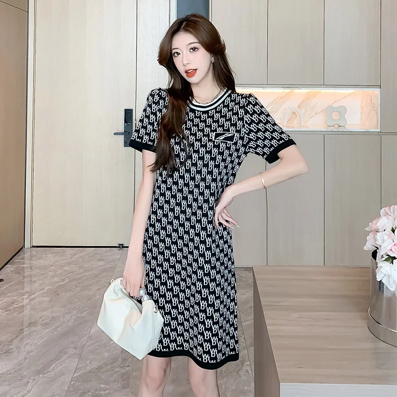 YUQI Elegant Short Sleeve O-neck Knitted Dress Women Club Party Vintage Jacquard Midi Dresses Skinny Summer 2023 Light Luxury