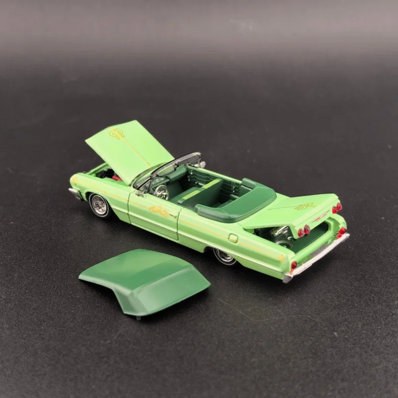 Immagine 7: Modellino in Lega FW 1/64 Impala Stile West Coast Americana con Teschio Nero