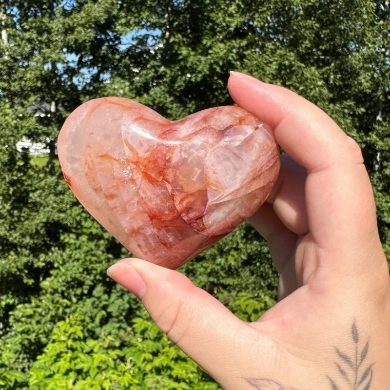 1PC Random Natural Decorative Stone – Elegant Fire Quartz Heart, Collectible Crystal for Father’s Day, Graduation, Christmas