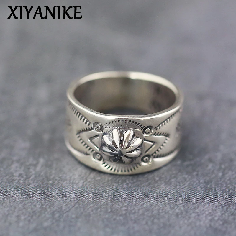 

XIYANIKE Retro Relief Carving Eight Petal Flower Adjustable Rings For Men Women Fashion New Year Jewelry Gift Party anillos
