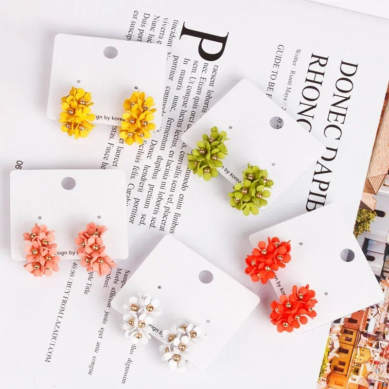 Minar New Fashion Colorful Spray Beads C Shaped Flowers Hoop Earrings for Women Female 2024 Summer Statement Holiday Jewelry