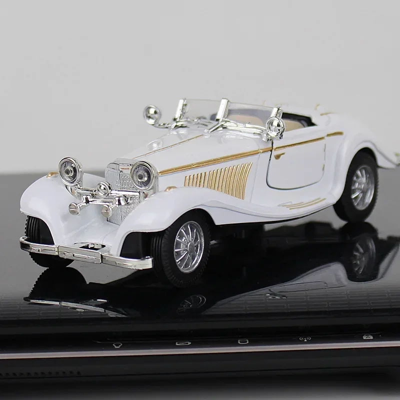 Modelo de carro retrô vintage liga, coleção estática 500K, enfeites do bolo do presente, 1:28