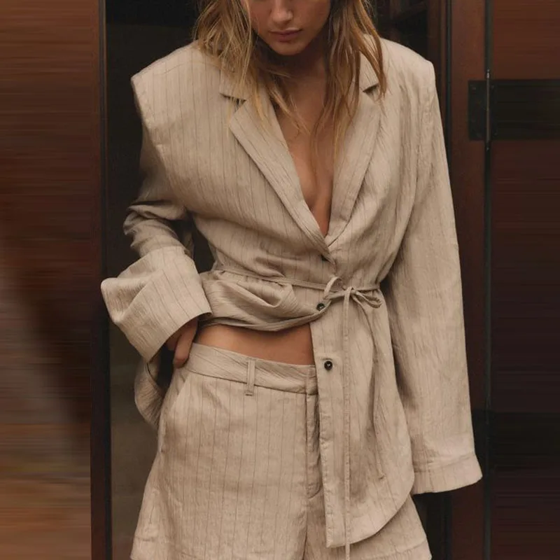 

Z 2025 летний новый женский полосатый костюм Jaet And orts Faion Set Long Sve из полиэфирного волокна Work orms