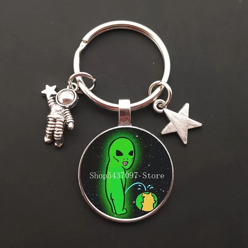 Funny alien key ring glass cabochon bag car key chain astronaut key chain pendant male and female key chain gift jewelry