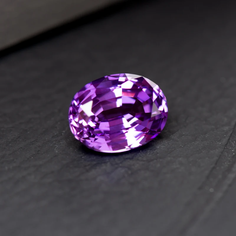 Saphir cultivé en laboratoire de couleur bleu violacé de forme ovale, vente en gros pour bricolage, breloques, bague, collier, boucles d'oreilles, certificat de fabrication de bijoux