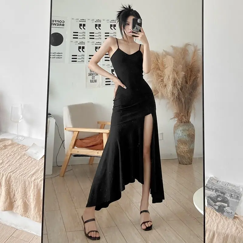 French Fashion Retro Gentle Black Camisole Dress with Feminine Temperament, Slim Fit and Irregular Dresses Female Clothing