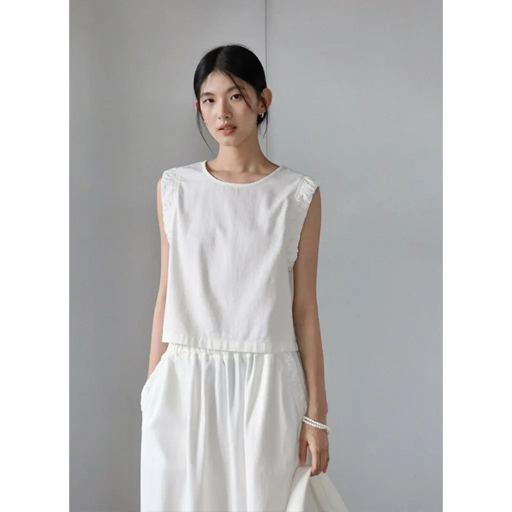 Clean Space Soft Denim Vest Women's Fashion Ear Button Top Thirteen Line Design New Style