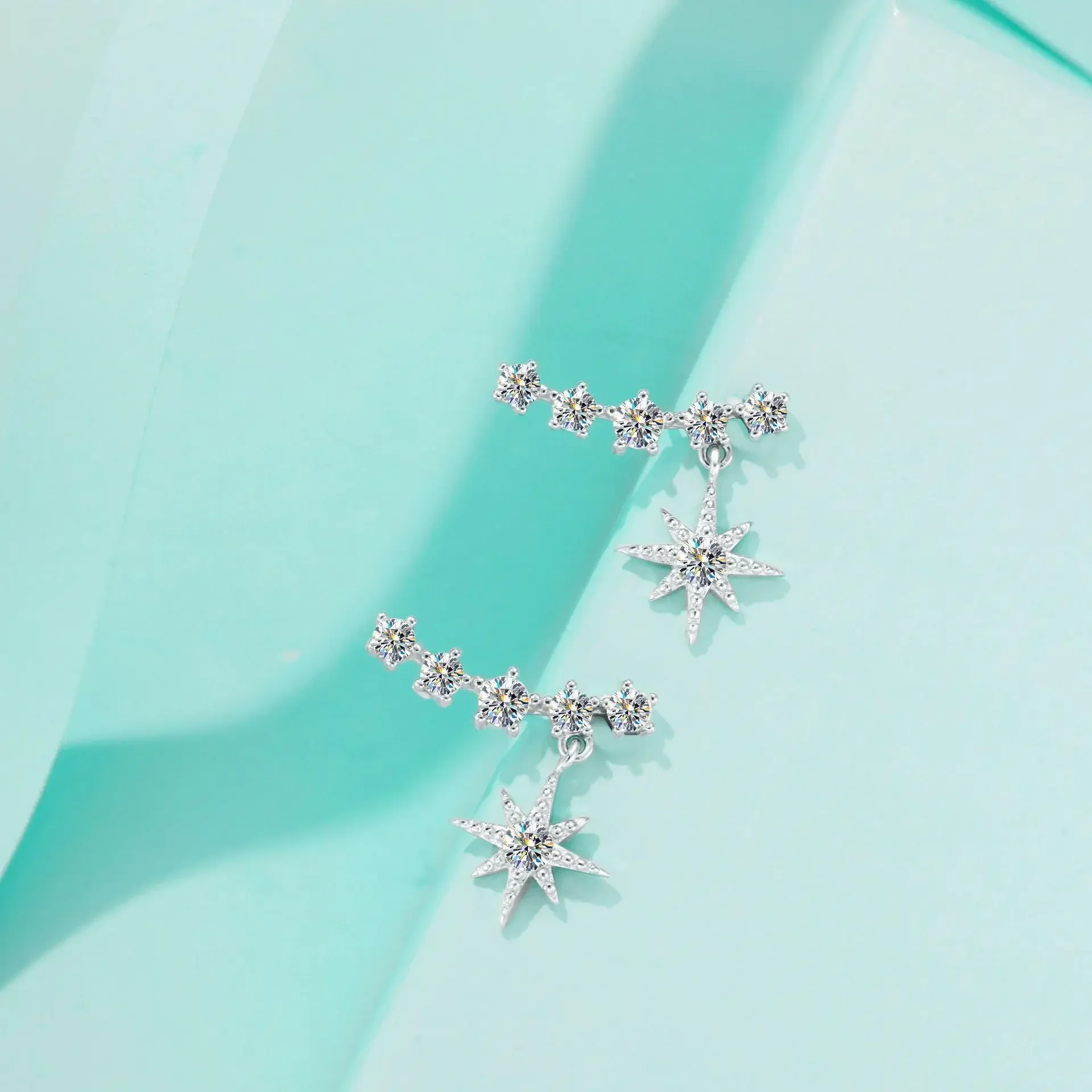 

Full Moissanite Stud Earrings 1.6cttw S925 Sterling Silver Women Smile Star Sparkling Earring Birthday Wedding Gift Fine Jewelry