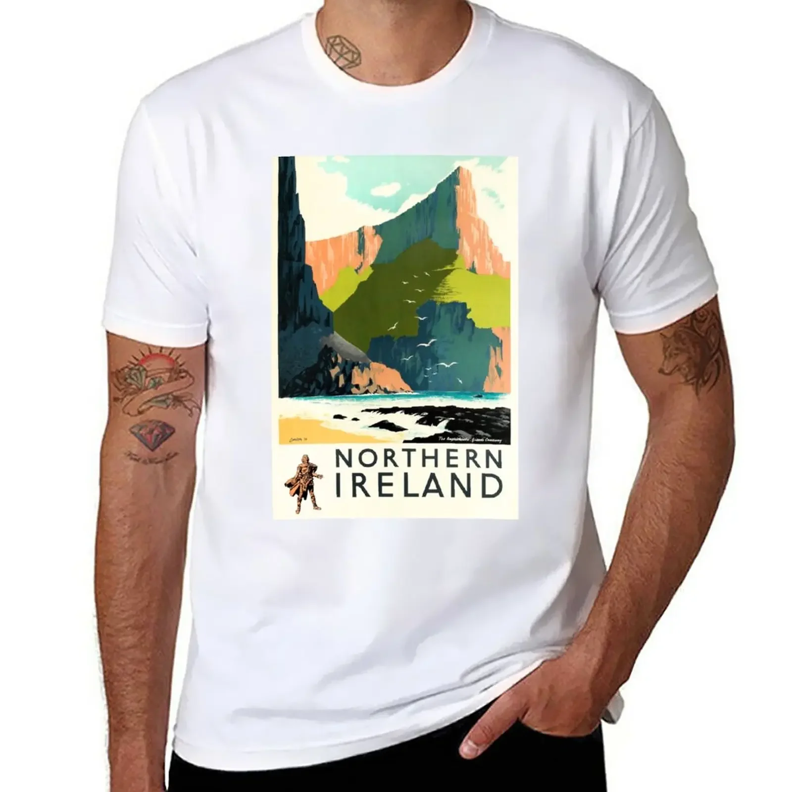 New Vintage Travel Poster - NORTHERN IRELAND, GIANT'S CAUSEWAY. Reginald Lander. 1952 T-Shirt