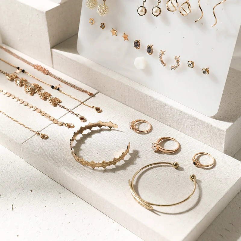 Jewellery Display Riser Hollow Block Ring Earrings Bracelet Jewelry Accessories Collectibles Linen Cube Stand for Window Cabinet