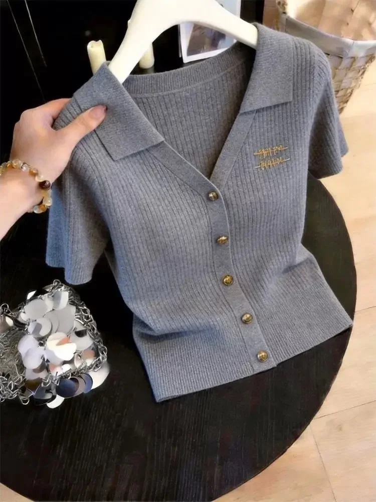 80-200 lbs Passend für Ice Silk Gestreiftes Poloshirt Damen Sommer Slim Fit T-Shirt Goldbesticktes Ein-Knopf-Oberteil Stylische Strickware – Detail 2