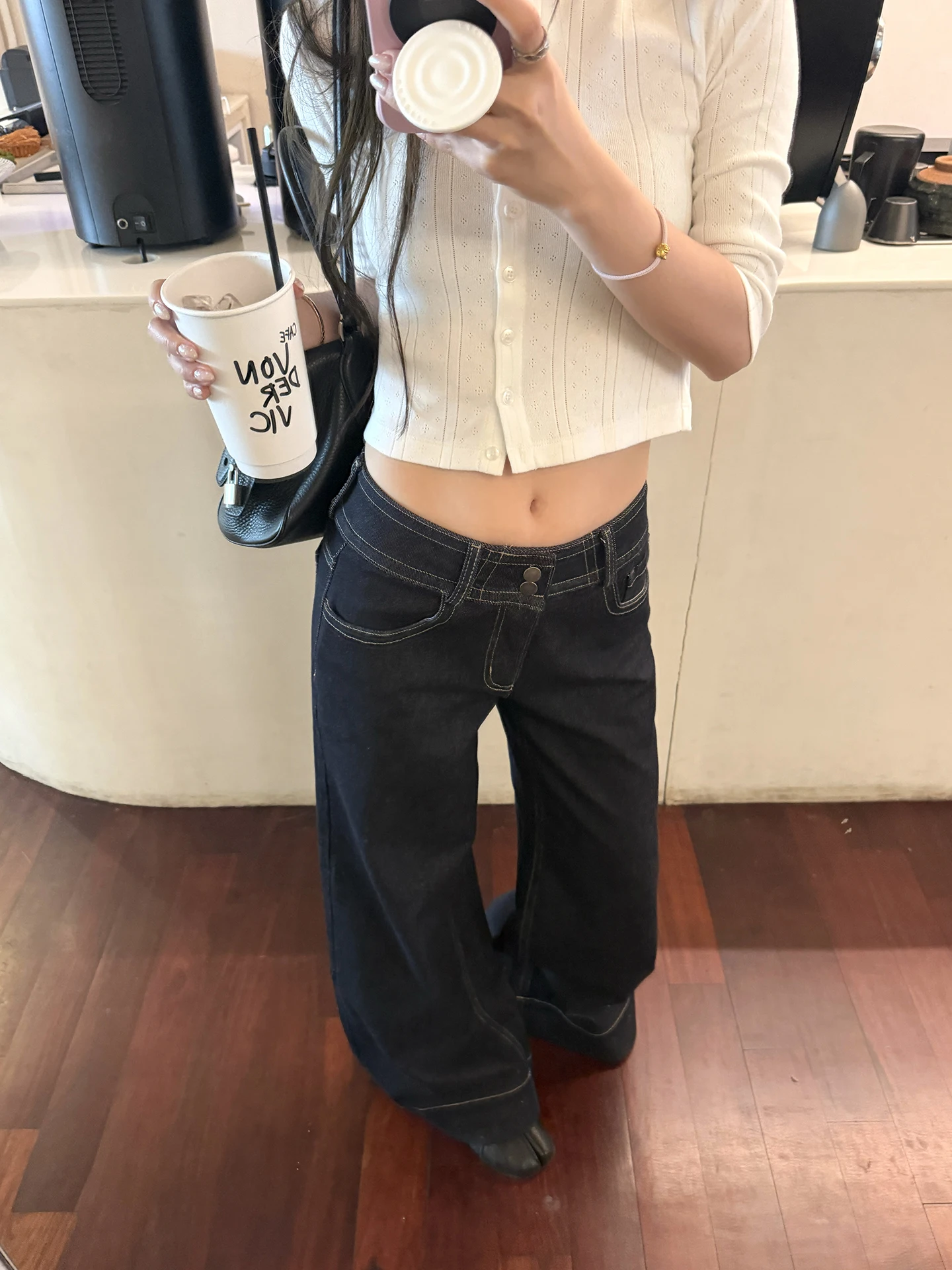 

High Cotton Loose Fit Original Denim Jeans Versatile And Reliable Spring Season Ladies Jeans Natural Waist Button Closure