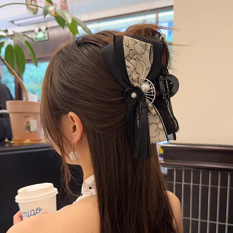 

1pc New Chinese style ink wash tassel clip 2024 new high-end qipao shark clip hair clip headwear hair accessories for women