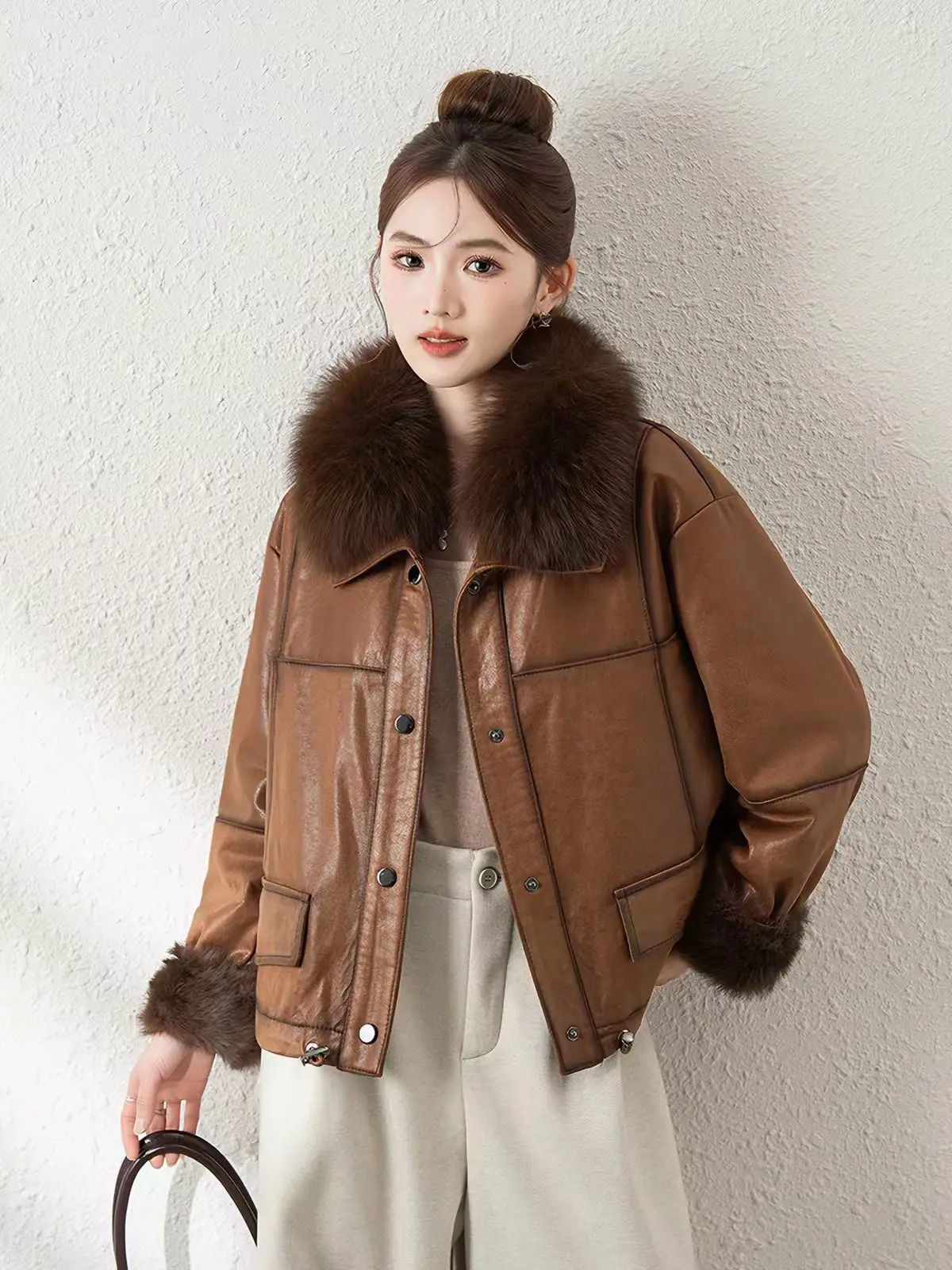 2024 Autumn and Winter Short Fur Women's Sheepskin Jacket Tinned Suede Fabric 100% Natural Rabbit Fur Lining Women's Wool Collar