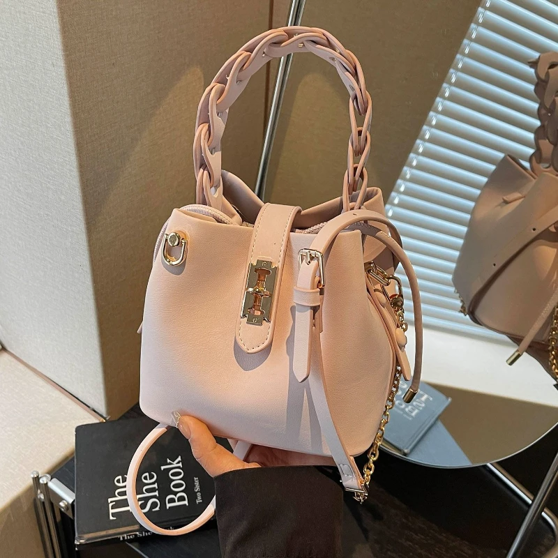 

Women Bag 2026 New Versatile Foreign Pack Simple Niche Design Solid Color Commuting Fashion Bucket Portable Messenger Package