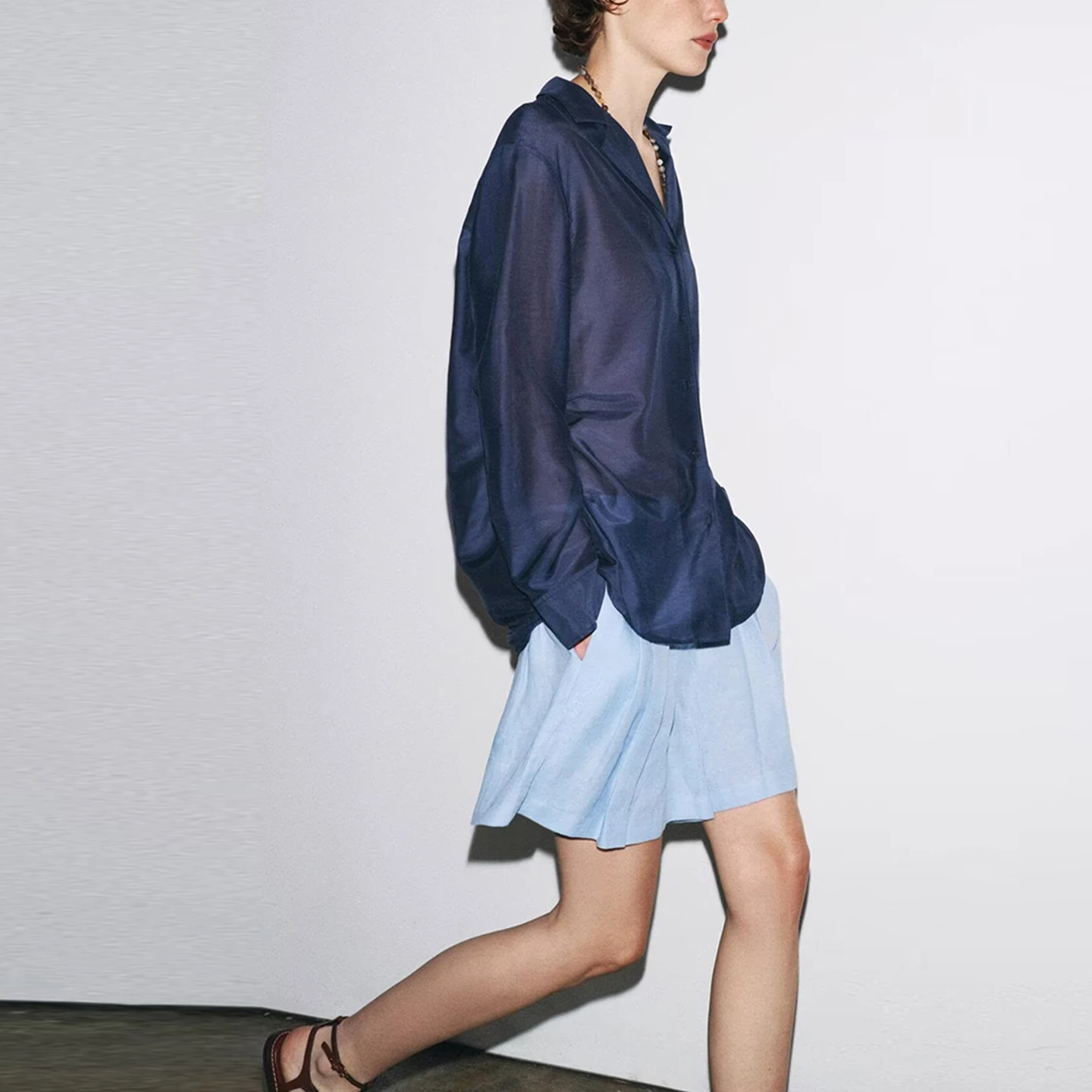 

Женская универсальная блузка премиум-класса Z Commuter irt Personali 2025 New Sle Long Sve European Sle Faion