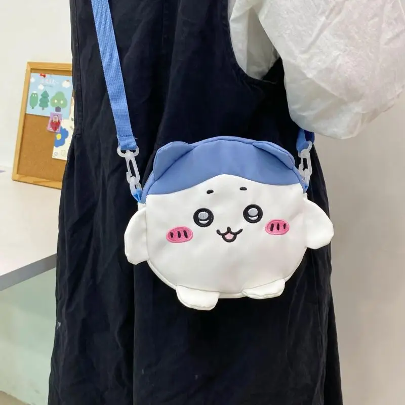 

Chiikawa Usagi Hachiware Earphone Bag Kawaii Storage Small Bag Cute New Crossbody Cloth Bag Commuting Phone Bag for Class