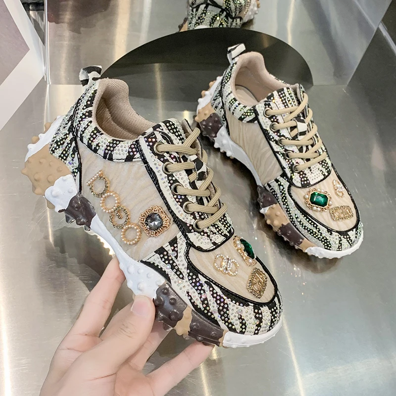 2023 Spring Summer Hip-Hop Rhinestone Women Sneakser Ins Tide Diamond Breathable Luxury Designers Casual Thick Bottoms Dad Shoes