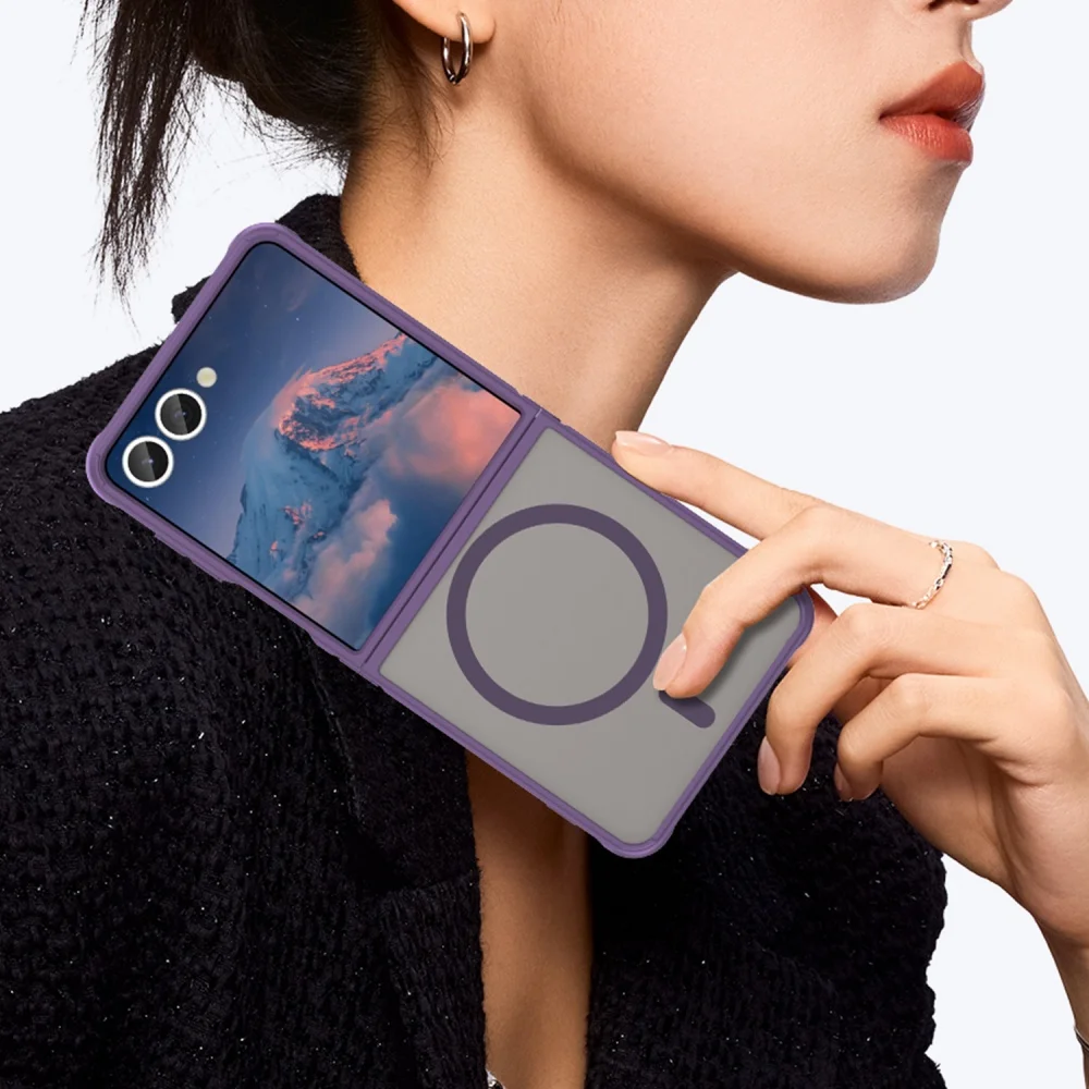Capa de telefone magnética translúcida fosca para Samsung Galaxy Z Flip7 Flip 3 4 5 6 7 ZFlip6 Magsafe Capa ultrafina de carregamento sem fio