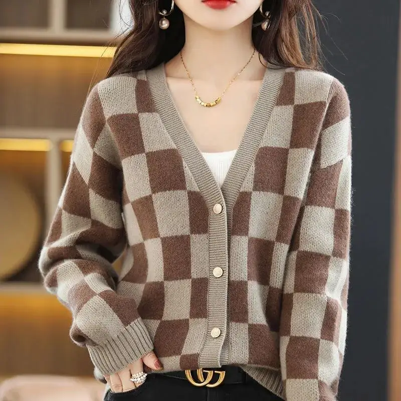 Fashion V-neck Plaid Knitting Cardigan Coat Women Autumn Simplicity Casual Long Sleeve Sweater Elegant All-match Knitwear Tops