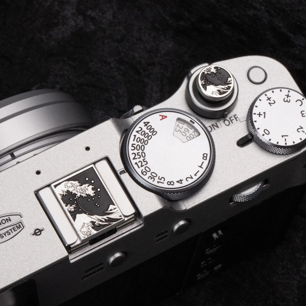 Metalowa osłona gorącej stopki aparatu z motywem Wielkiej Fali w Kanagawie, nakładka ochronna na przycisk migawki do Sony A6700 A7C2 Fujifilm X100V Nikon ZF