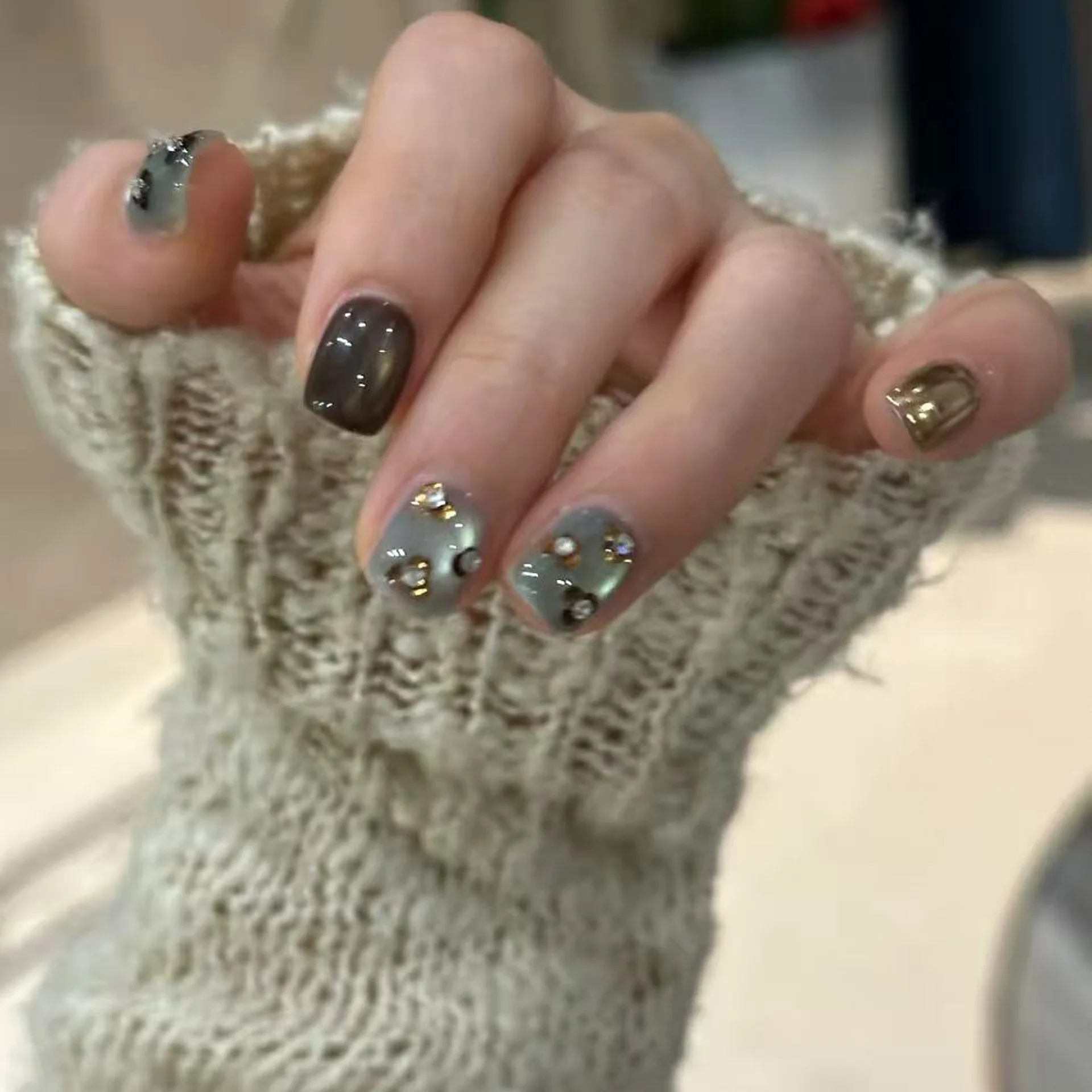 

10PCS Handmade Press on Nails Blue Brown Cat Eye Diamond Flower Short Square Round Fake Nail Luxury Wearable Cute Nail Tips Girl