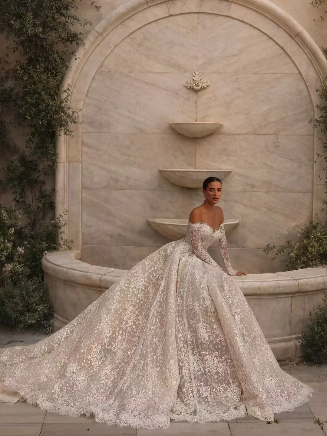 

Luxury Off Shoulder Lace Wedding Dress Long Sleeve Princess Ball Gown Sparkly Royal Bridal Gown Cathedral Train Custom Made