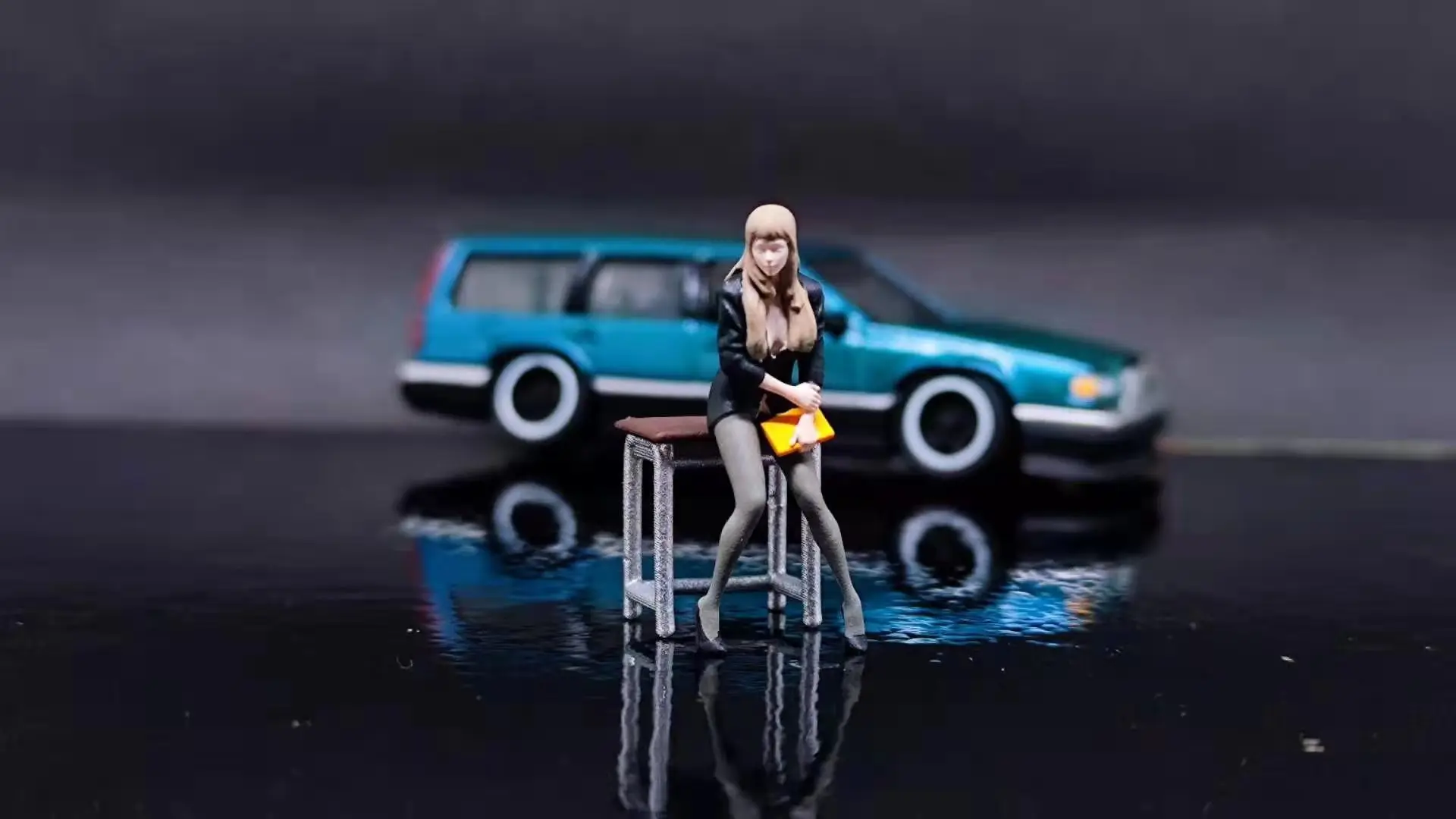 

WX-MADE 1/64 Scale Figurines Model Newly Appointed Female Teacher Collection Miniature Hand-painted