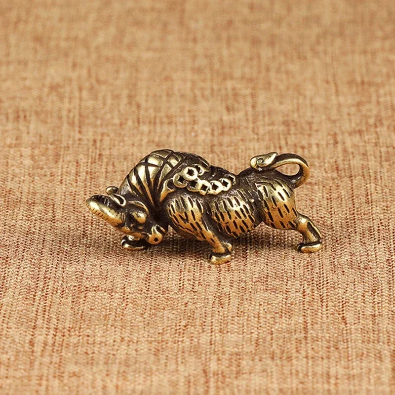 2026 Vintage Solid Brass Mini Bull Figurine Desktop Animal Ornament Feng Shui Home Decoration Craft Collectible