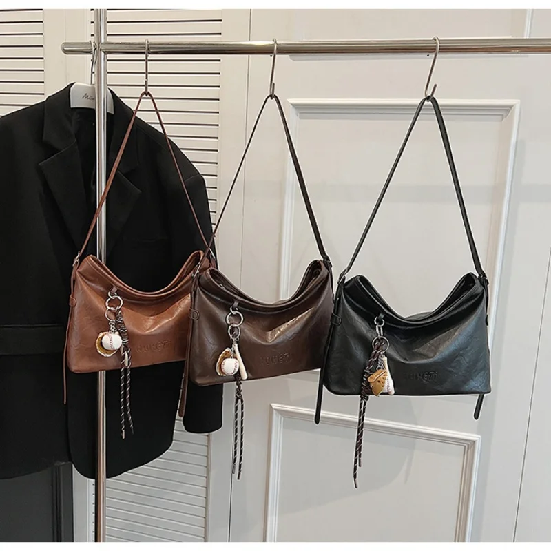 Новая женская сумка использует простая модная сумка через плечо в западном стиле большой вместимости под мышками, универсальная сумка-мессенджер.