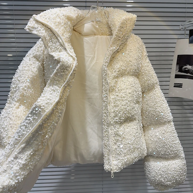 الحلو كول فتاة حار تألق حبة الصناعة الثقيلة الخبز الدافئ أسفل سترة المرأة 2025 شتاء جديد معطف شخصي