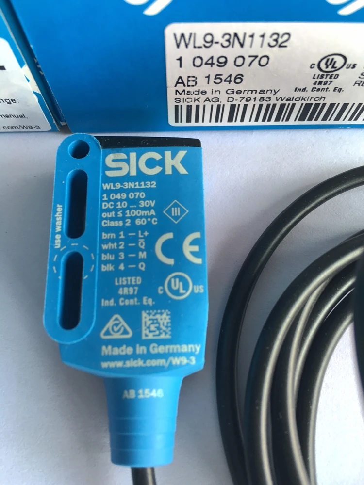 

New original SICK photoelectric switch WL9-3N1132