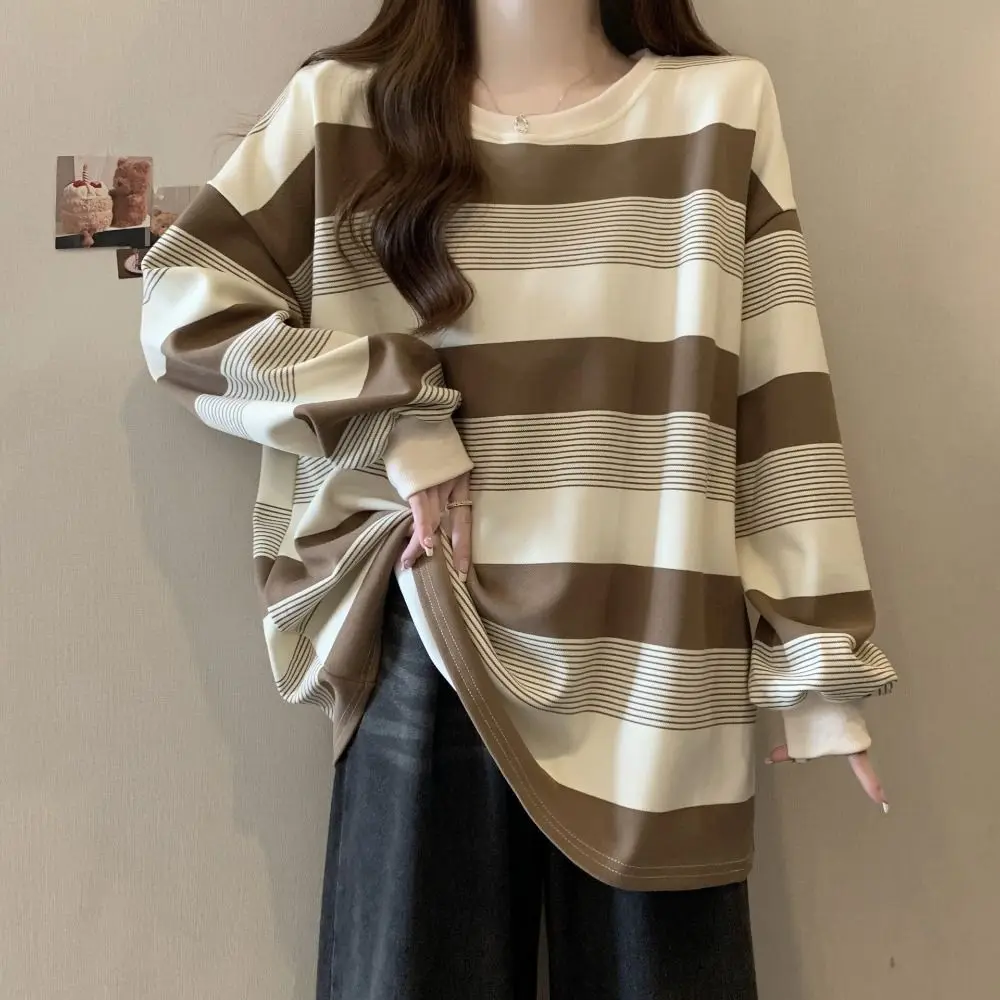Oversize-Oberteil mit Streifenmuster, langärmeliges T-Shirt mit Streifenmuster, vielseitig kombinierbar, lockere Passform, gestreifter Sweatshirt für Damen. – Detail 11
