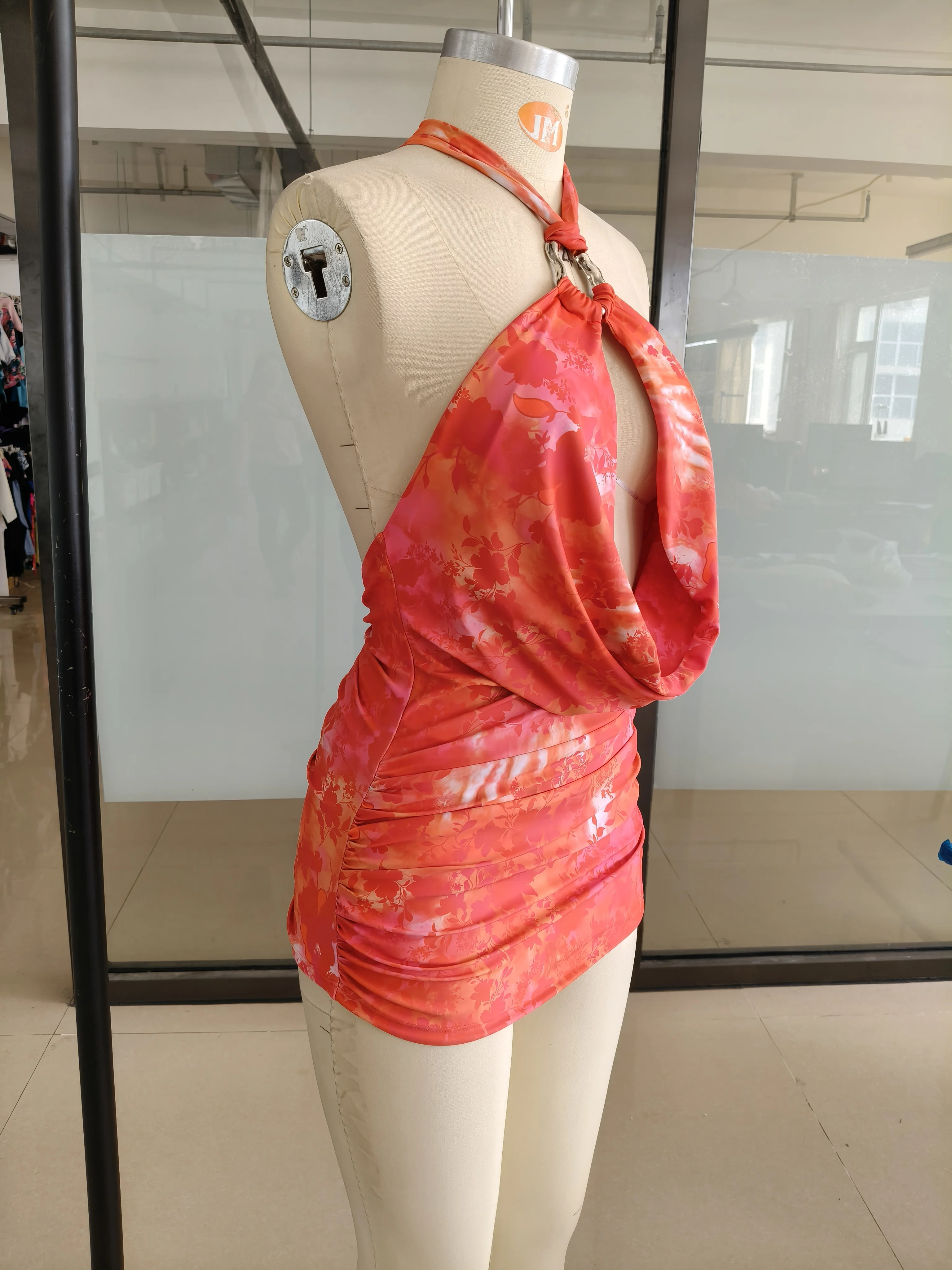 2025 dame mode Sexy découpé jupe courte femmes haute rue licou robes de soirée d'été ensemble femmes getways tenues