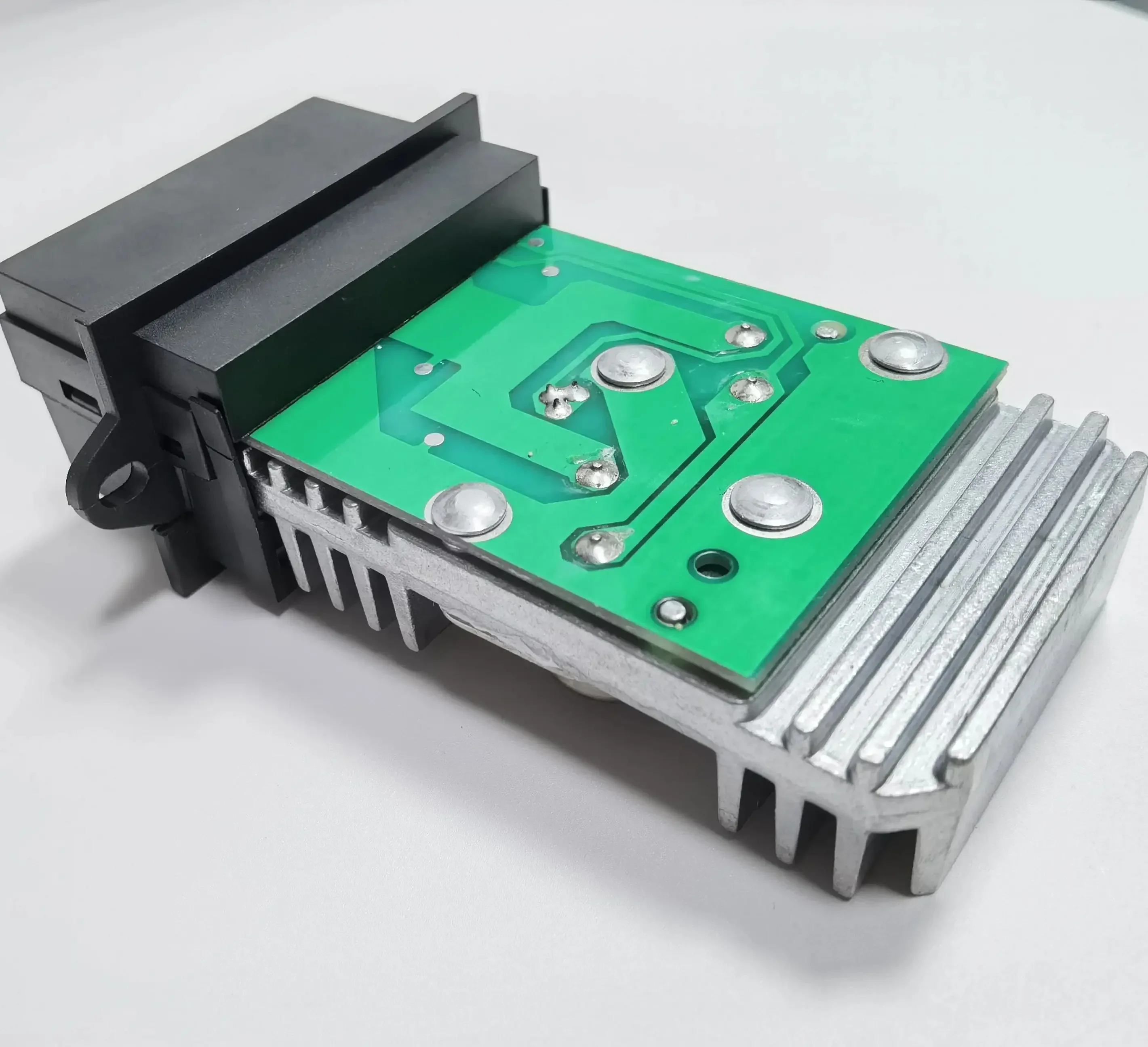 

Внутренний резистор вентилятора для RENAULT Megane I Cabriolet 96-03 7701040562 509283 FW26025A1 3510068 N106873N 652873