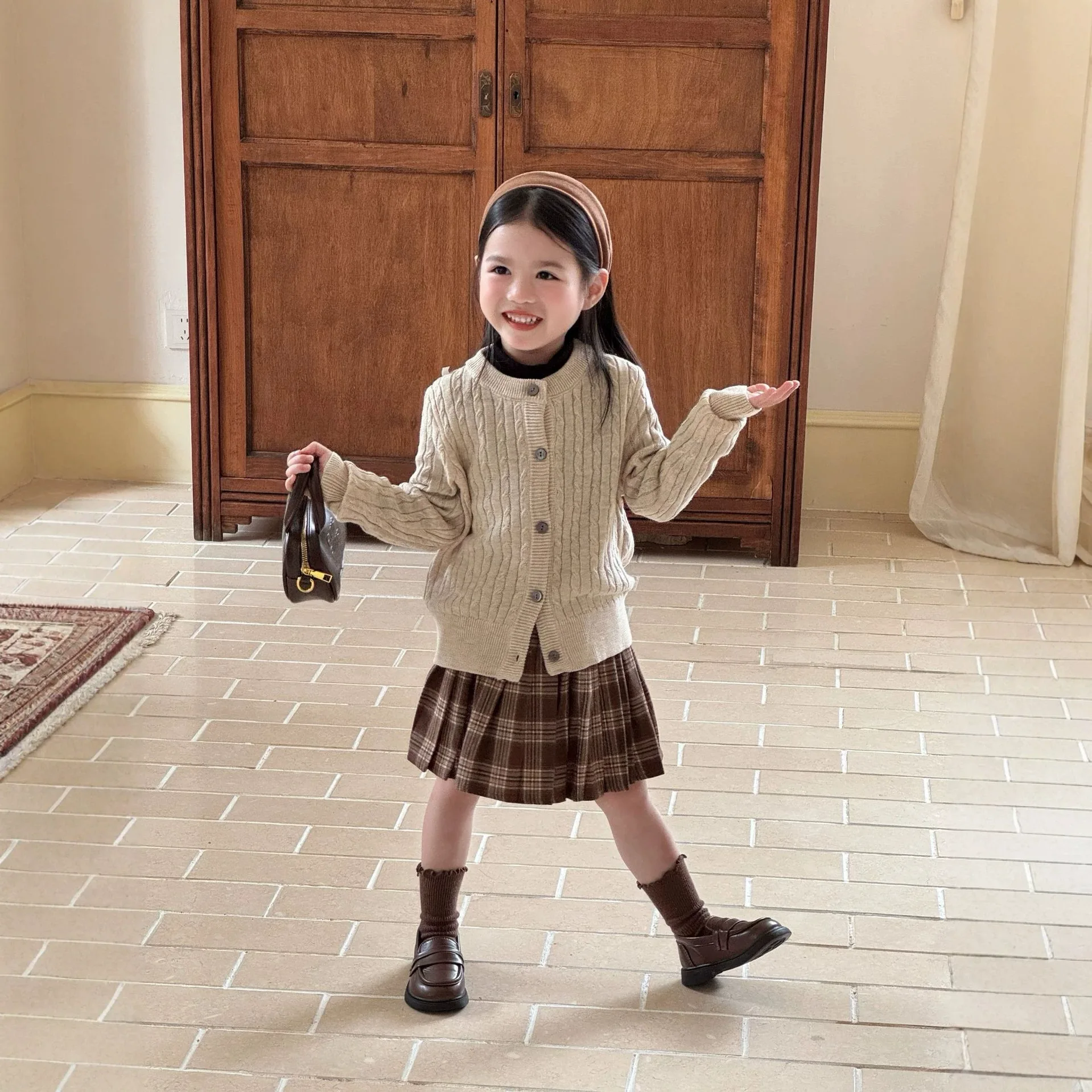 Korean girls' spring and autumn classic soft glutinous twisted flower wool knitted cardigan sweater coffee plaid skirt
