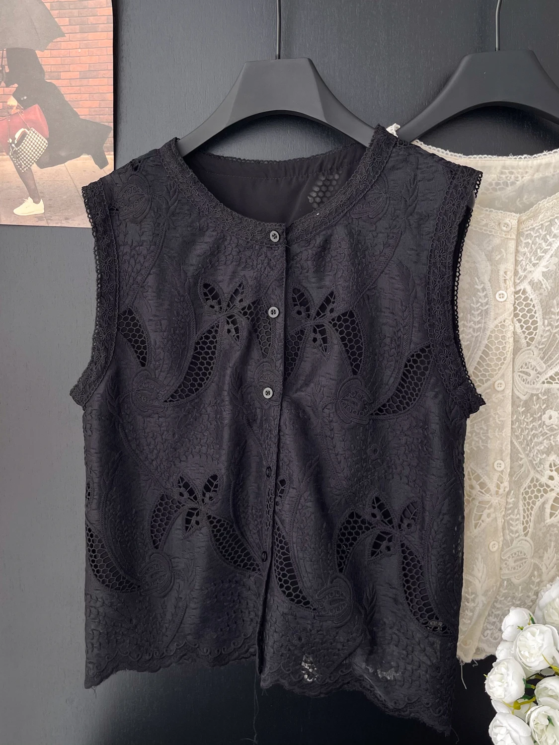 

Retro Svel Embroidered Me Hollow out Design Women's irt Summer Faionable Casual Sle Top Quali Ladies Vest