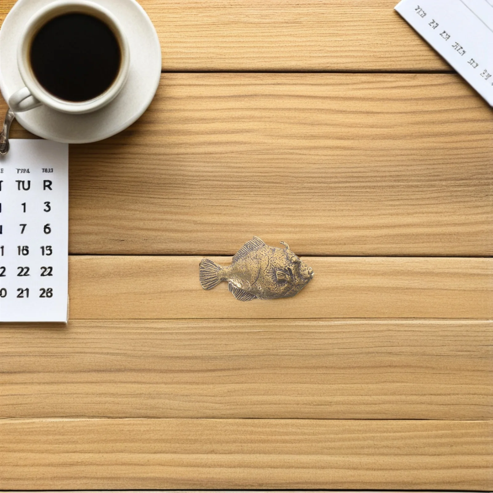 

Brass Fish Statue Miniature Retro Animal Sculpture Vintage Copper Fish Ornament Desktop Decoration Office Tea Table Decor