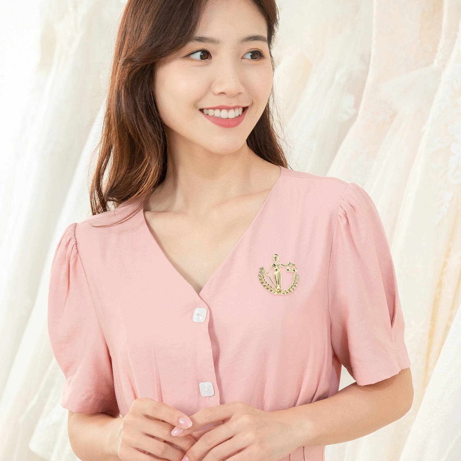 

2Pcs Golden Libra Balance Brooch Pin Metal Justice Scale Lapel Clip for Women's Formal Wear Suit Shirt Decorative Clothing